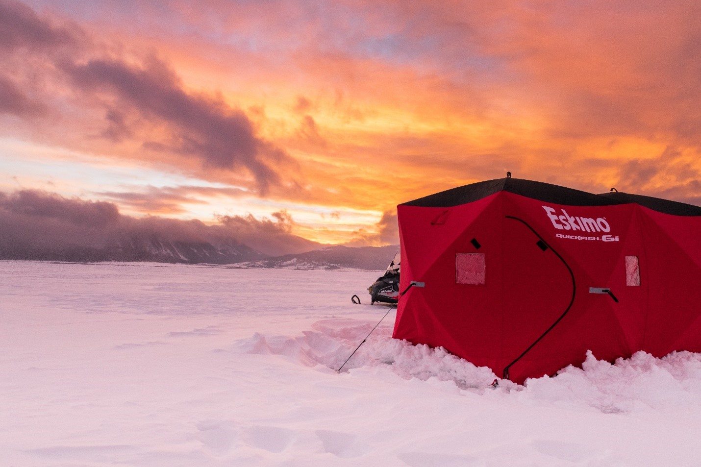 Henrys Lake ice huts