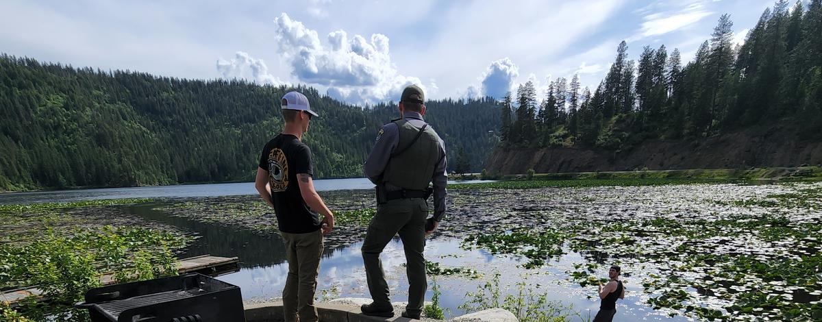 Conservation officer contacting sportsmen